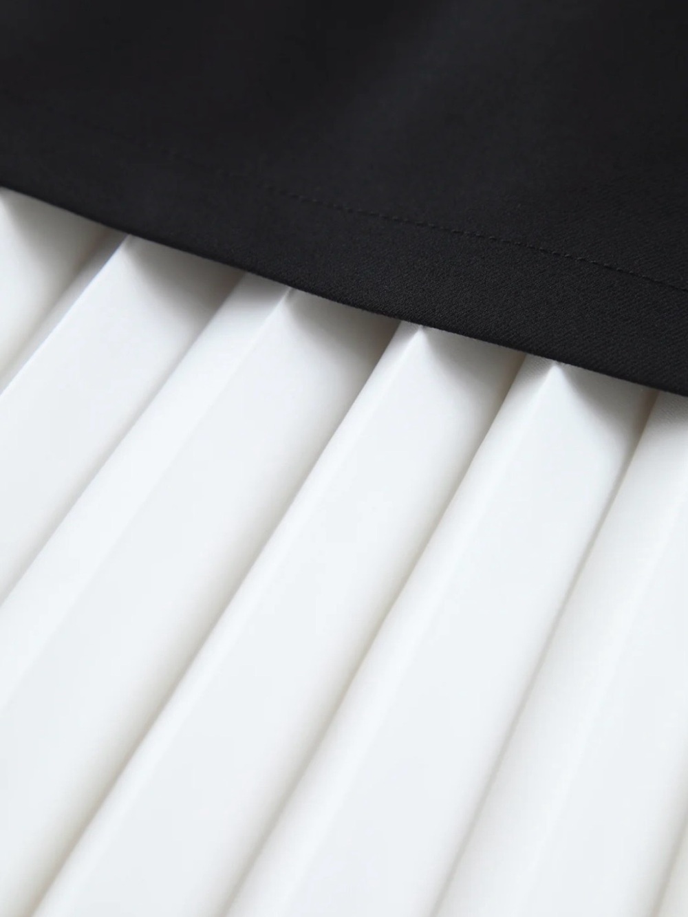 Commence Two Tone Pleated Long Black White Layered Skirt Size XL - Picture 4 of 10